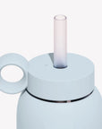 Silicone straw and screw on cap for Bink bottle in blue.