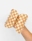 Checker Claw in Frose