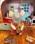 Mouse Mansion To Go - Bedroom by Sam & Julia
