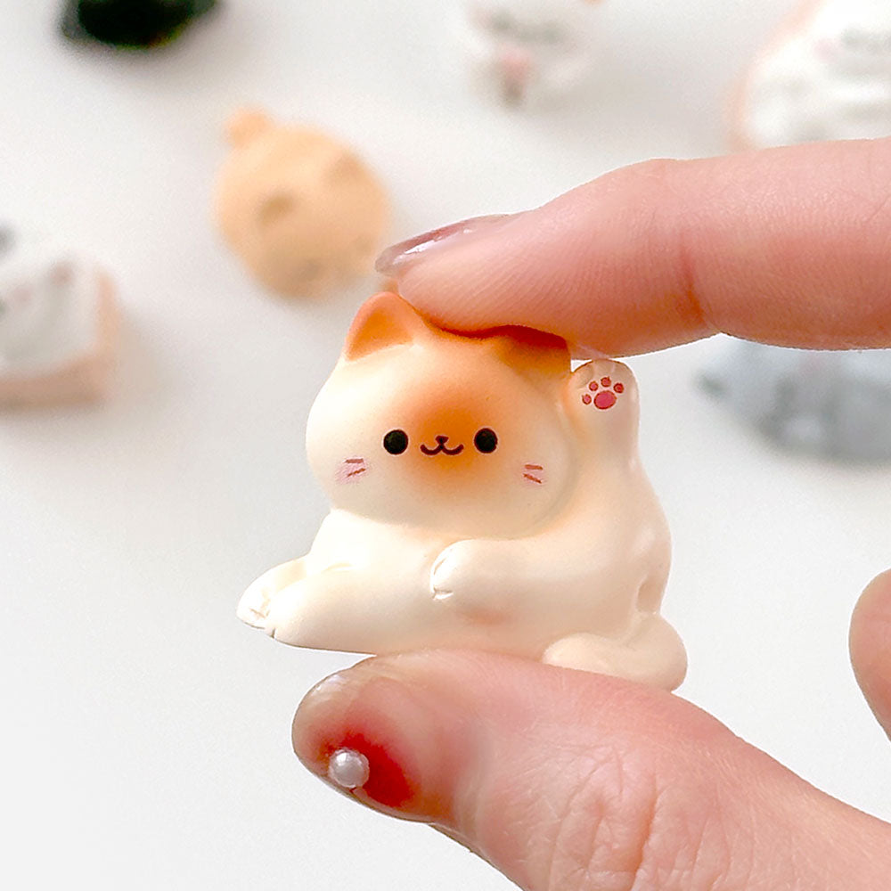Random Cozy Cat Miniature Blind Box