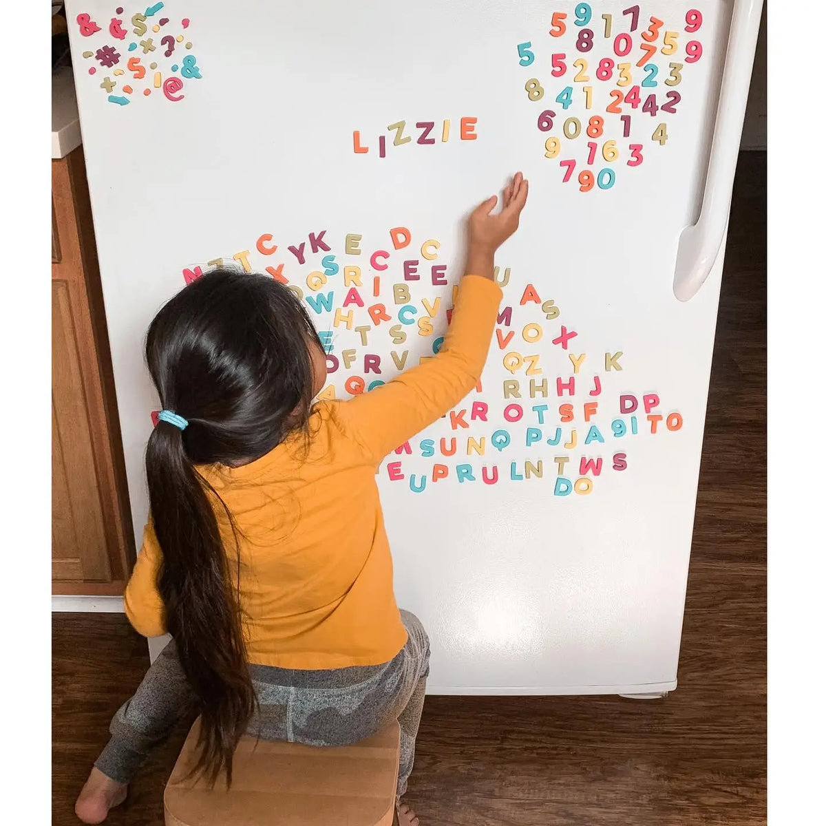 200pc Uppercase Magnetic Letters and Numbers