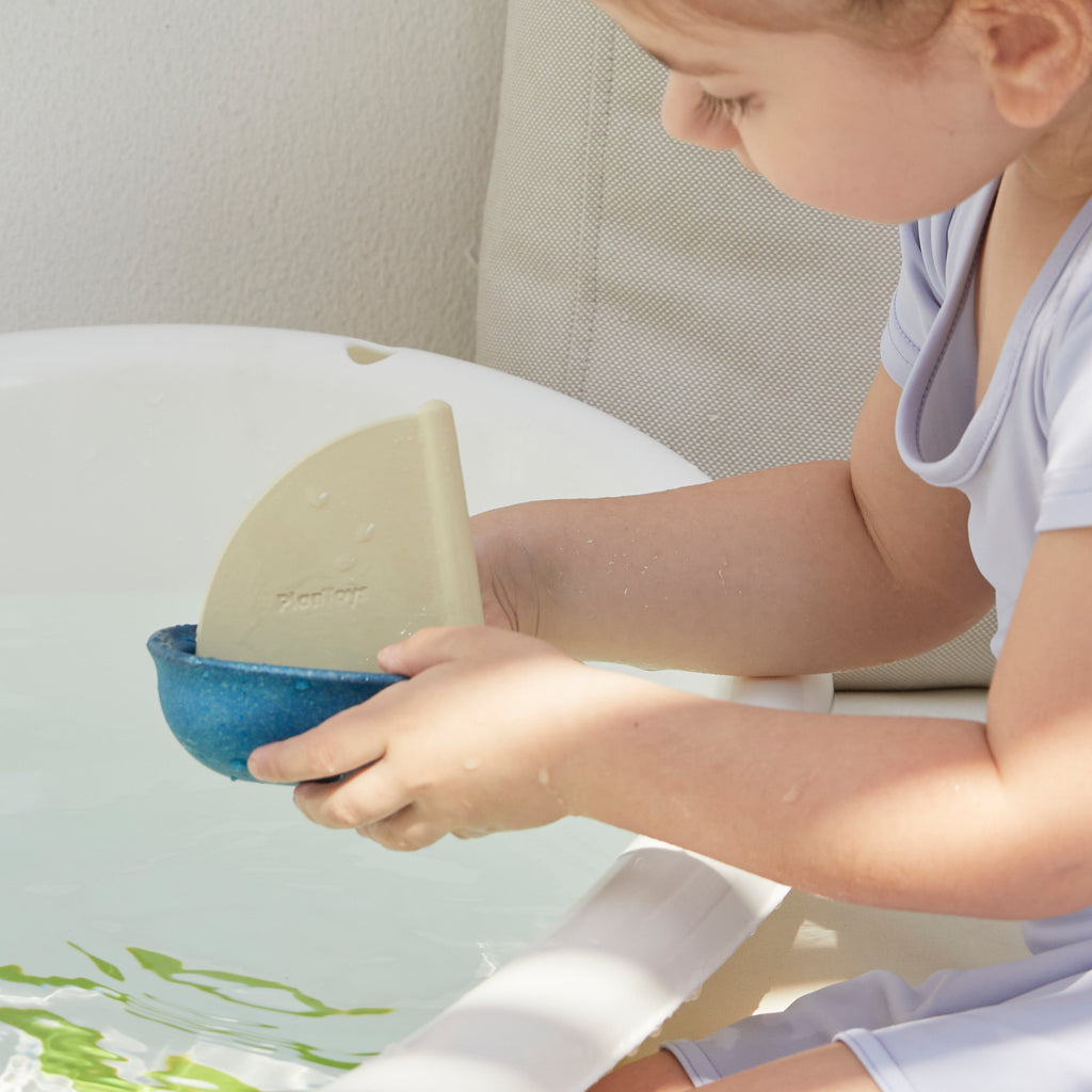 Small Sailboat by Plan Toys
