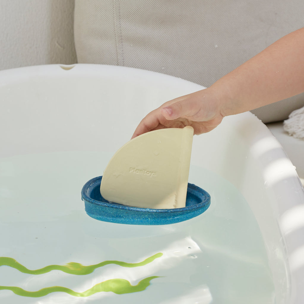 Small Sailboat by Plan Toys