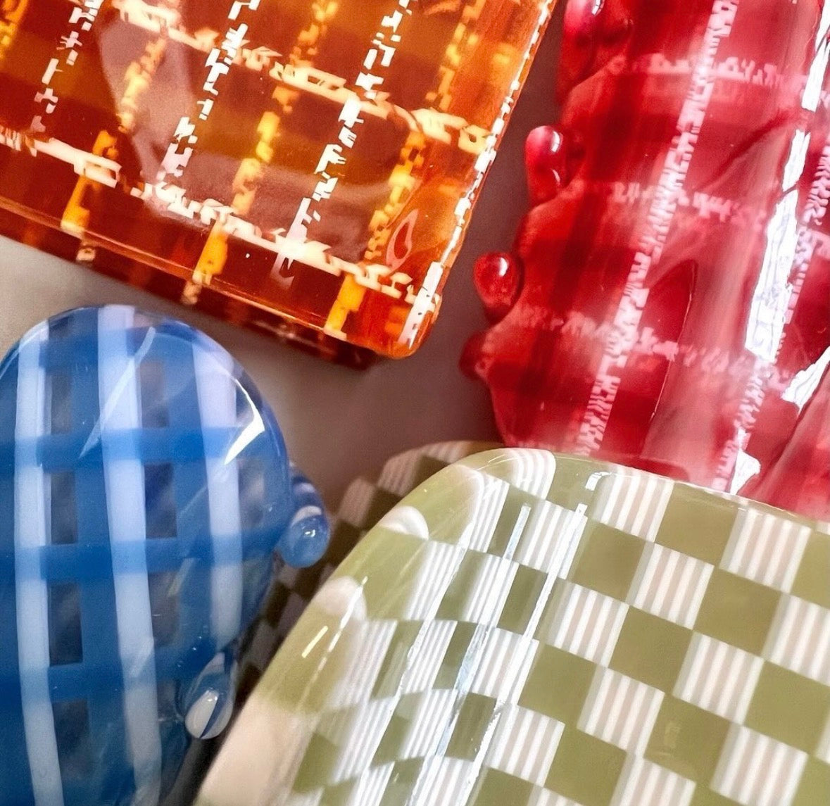Red Plaid Jumbo Box Claw