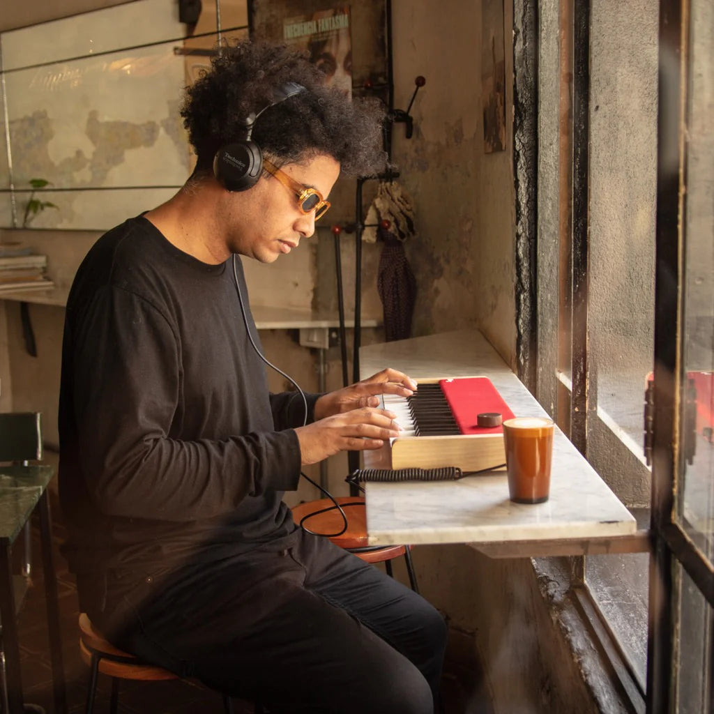 Loog Piano by Loog Guitars