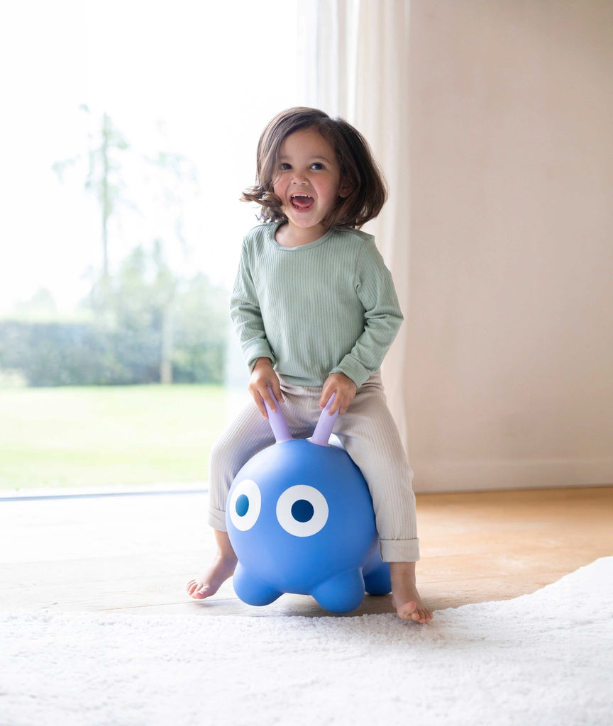 Quut Skippi - A Bouncy Friend Just For You! by Quut