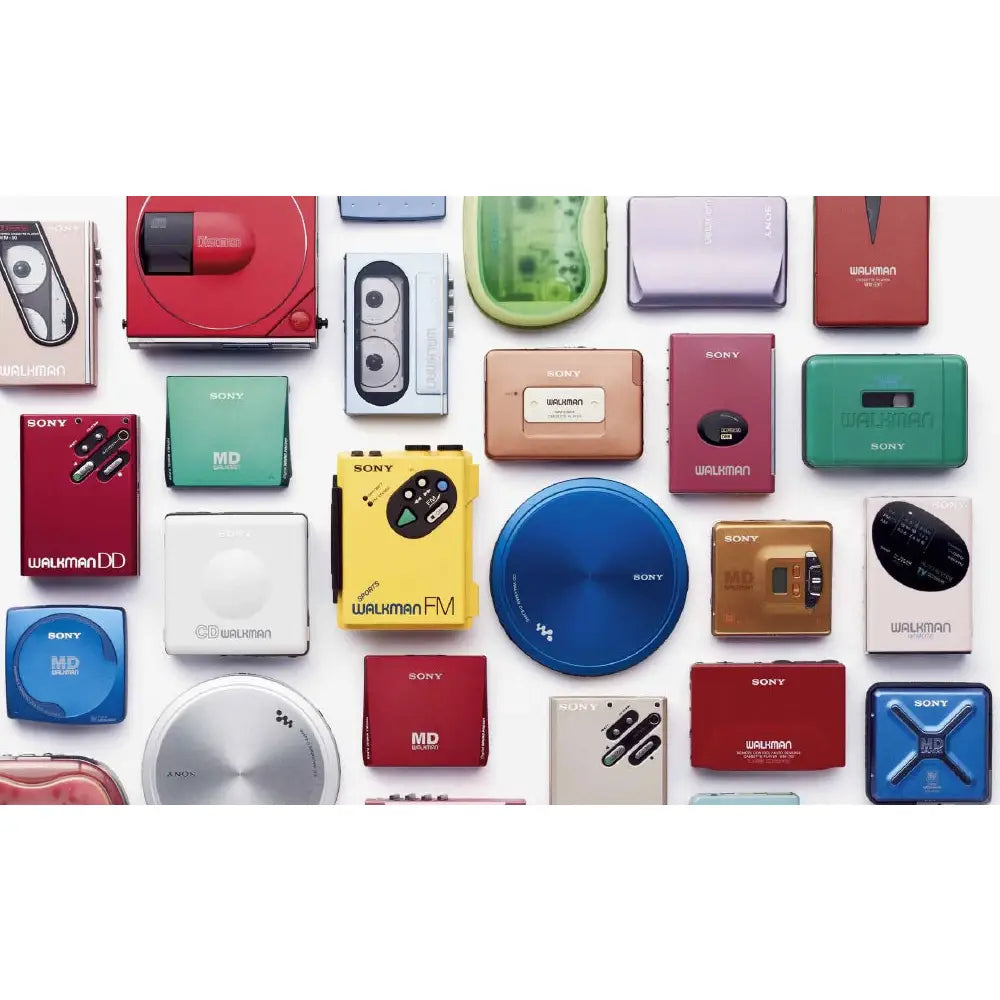 Japanese Design Since 1945: A Complete Sourcebook by Naomi Pollock