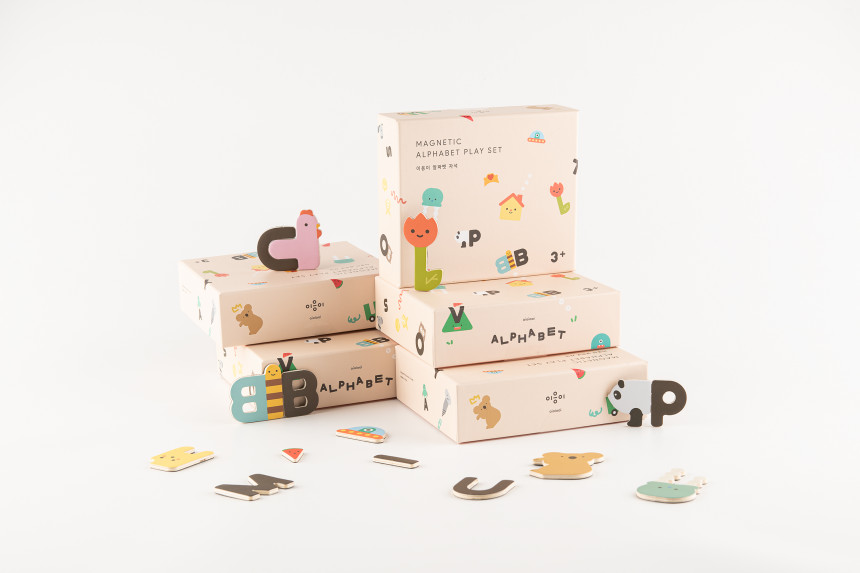 Magnetic Alphabet Play Set by Oioiooi